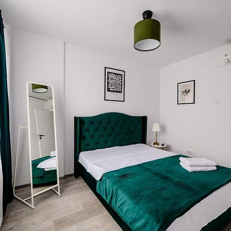 Happy Heart Hideaway Apartment บูคาเรสต์ ภายนอก รูปภาพ